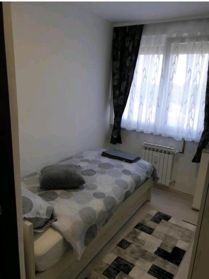 Apartman Lela Карловац Экстерьер фото