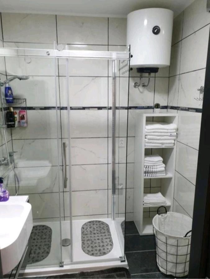 Apartman Lela Карловац Экстерьер фото